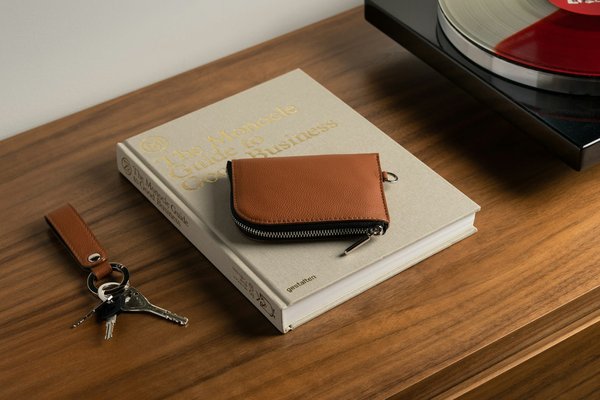 Quelle est la meilleure façon de combiner des accessoires en cuir pour un look d'affaires ?